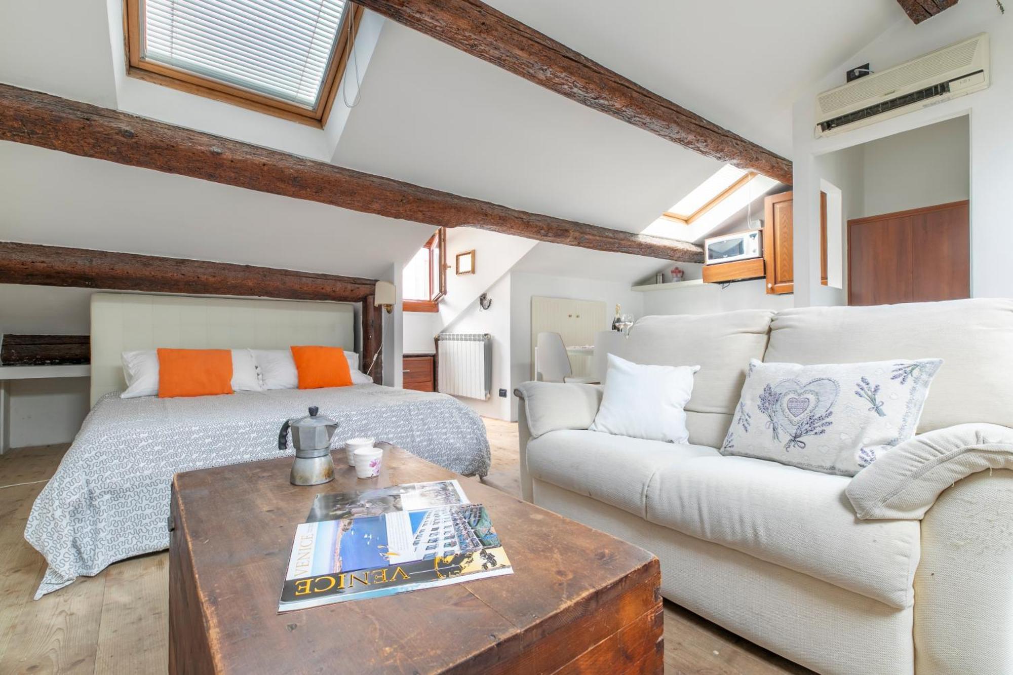 Lovely Attic For 4 Person With Wifi - A/c * Veneza