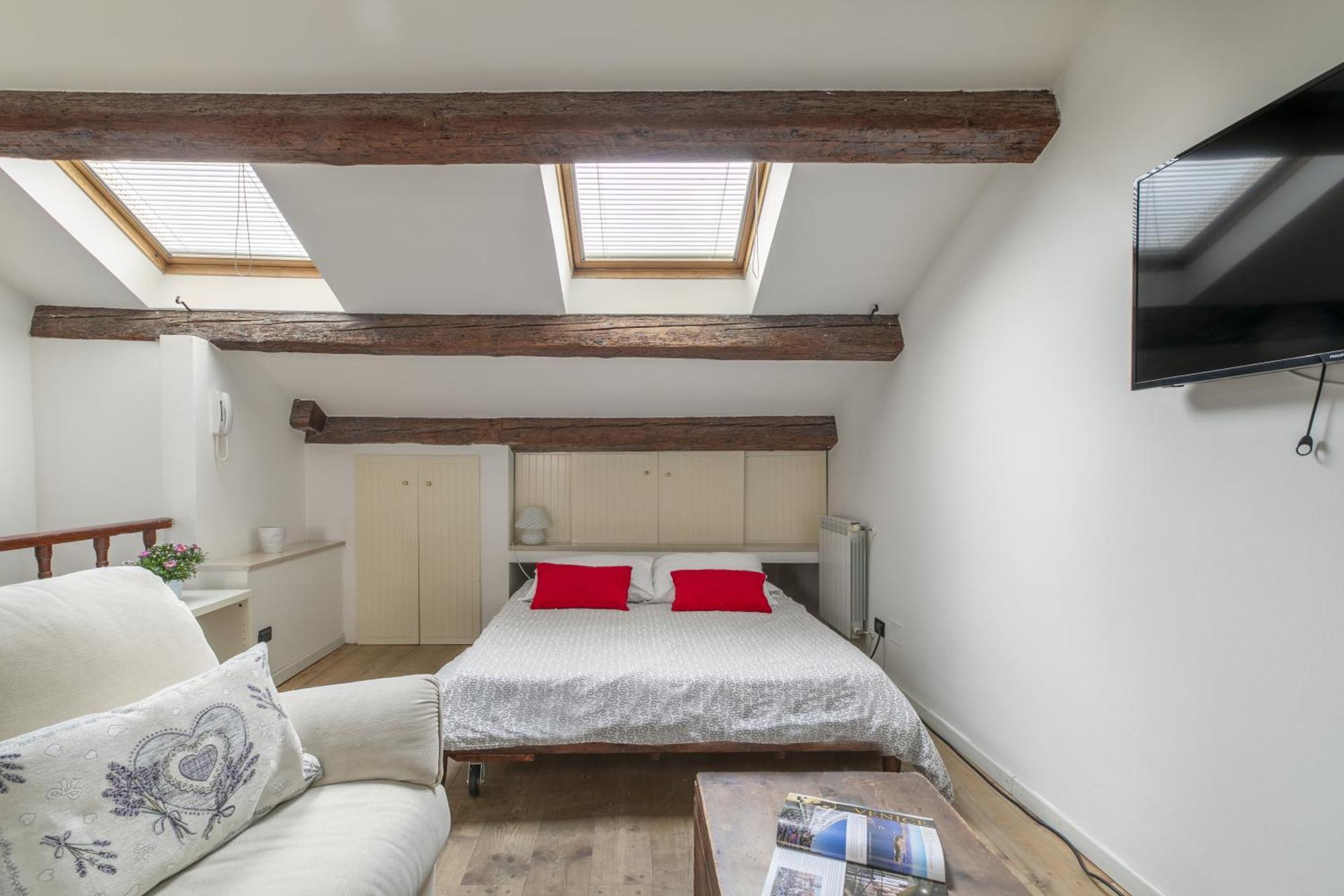 Apartment Lovely Attic For 4 Person With Wifi - A/c Venedig