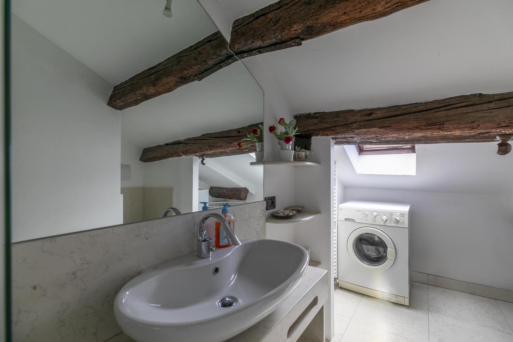 Lovely Attic For 4 Person With Wifi - A/c *