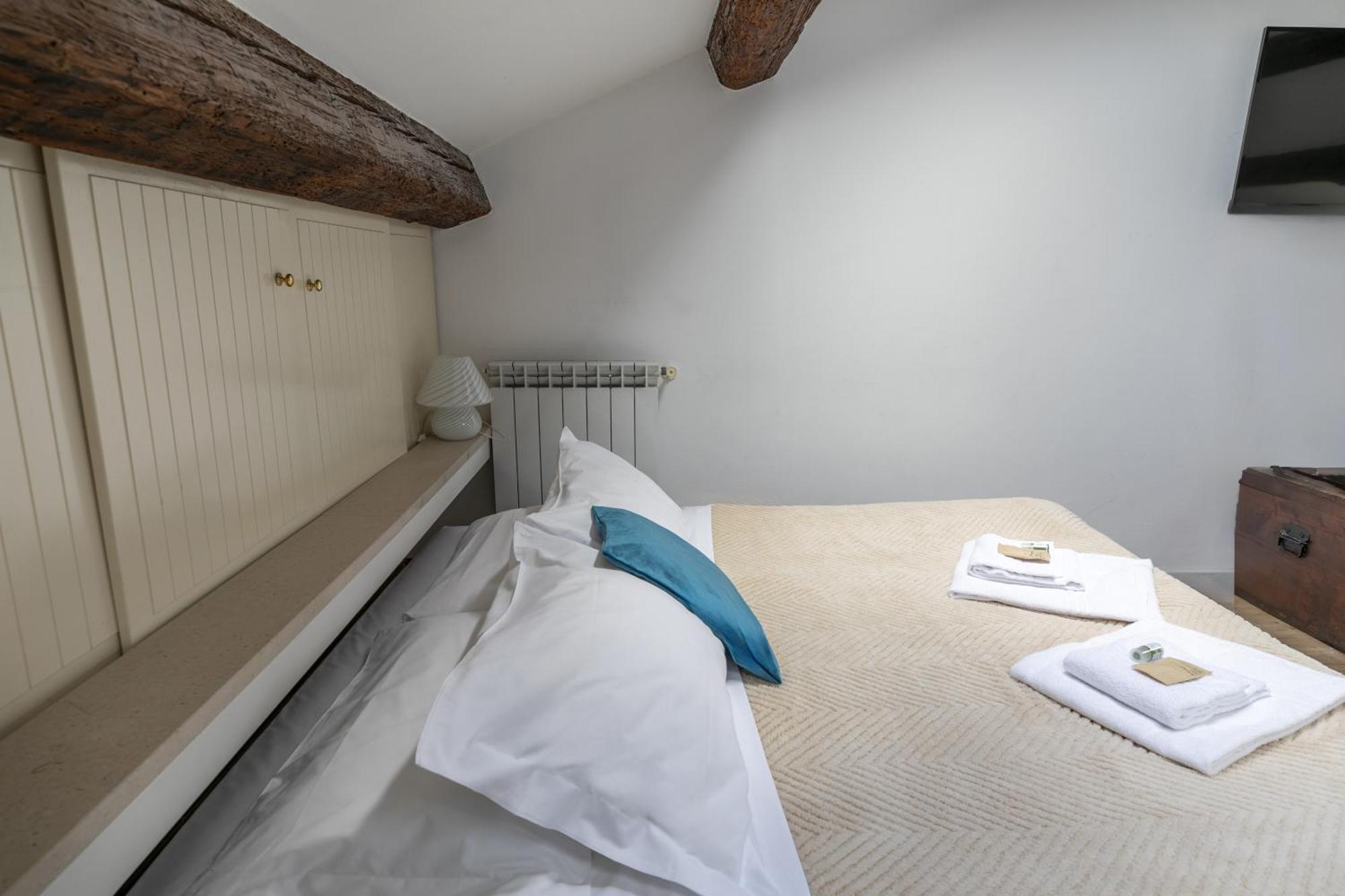 Lovely Attic For 4 Person With Wifi - A/c * Veneza