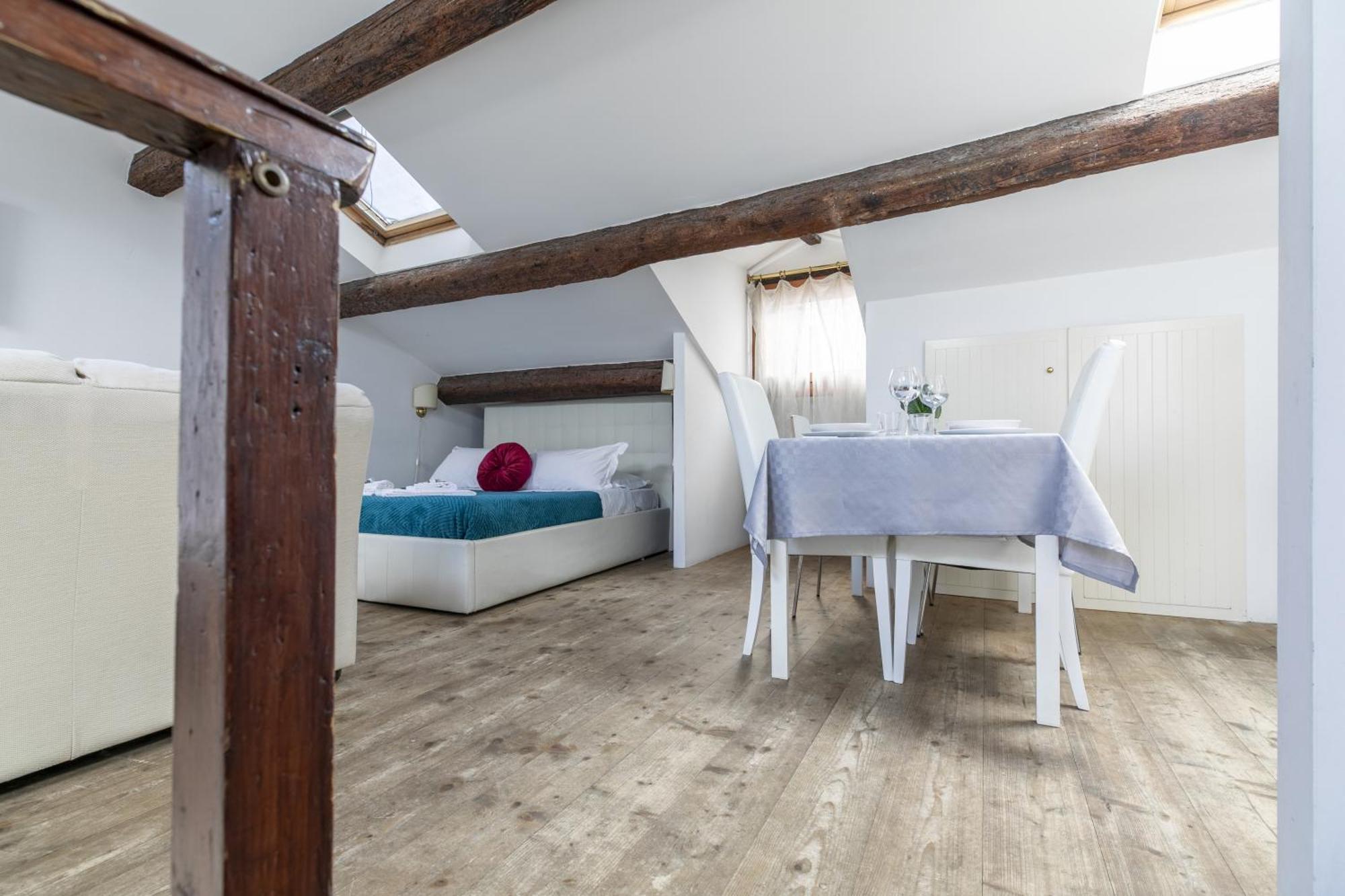 Apartamento Lovely Attic For 4 Person With Wifi - A/c