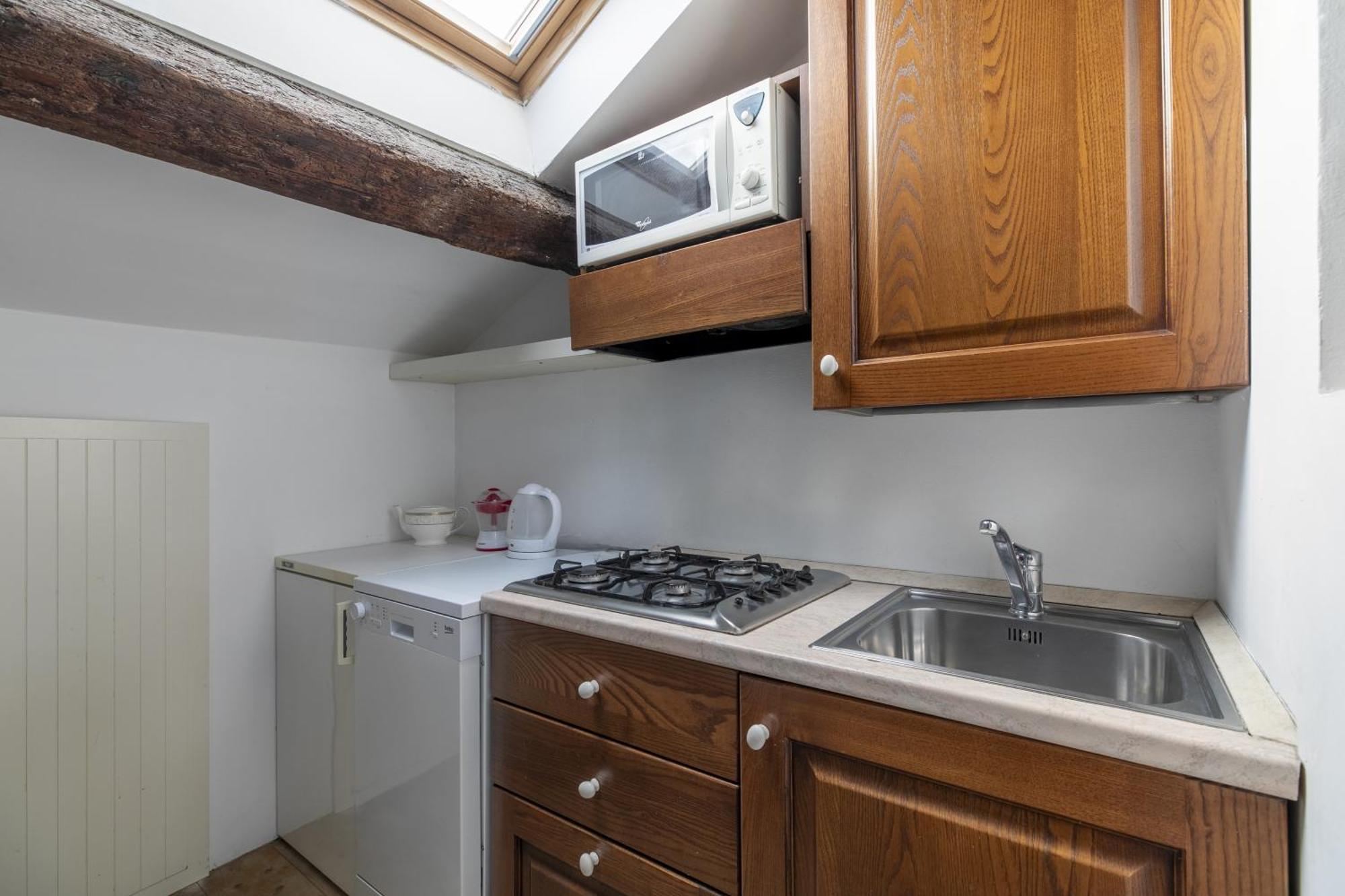 Apartment Lovely Attic For 4 Person With Wifi - A/c Venedig