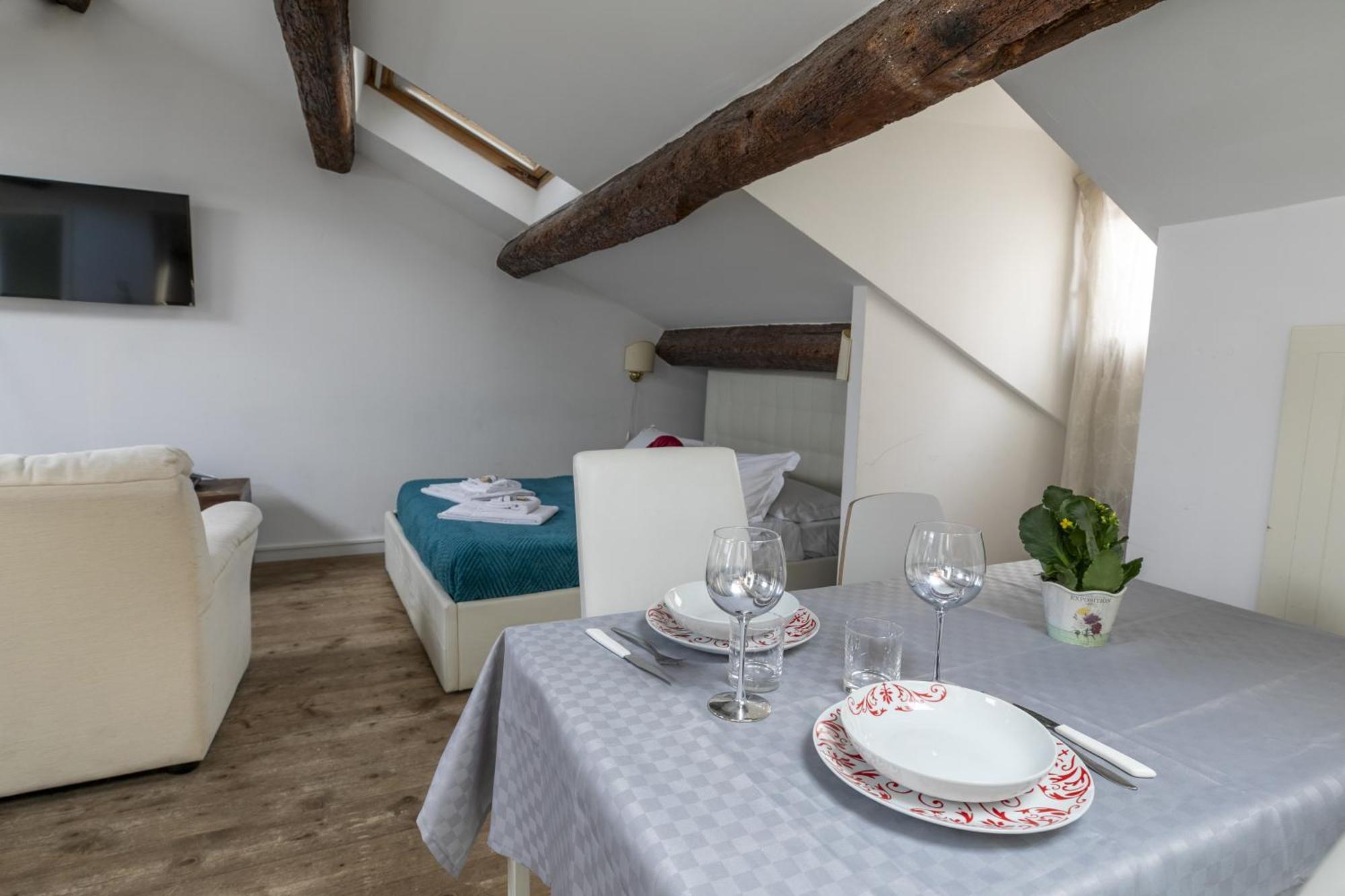 Lovely Attic For 4 Person With Wifi - A/c Veneza