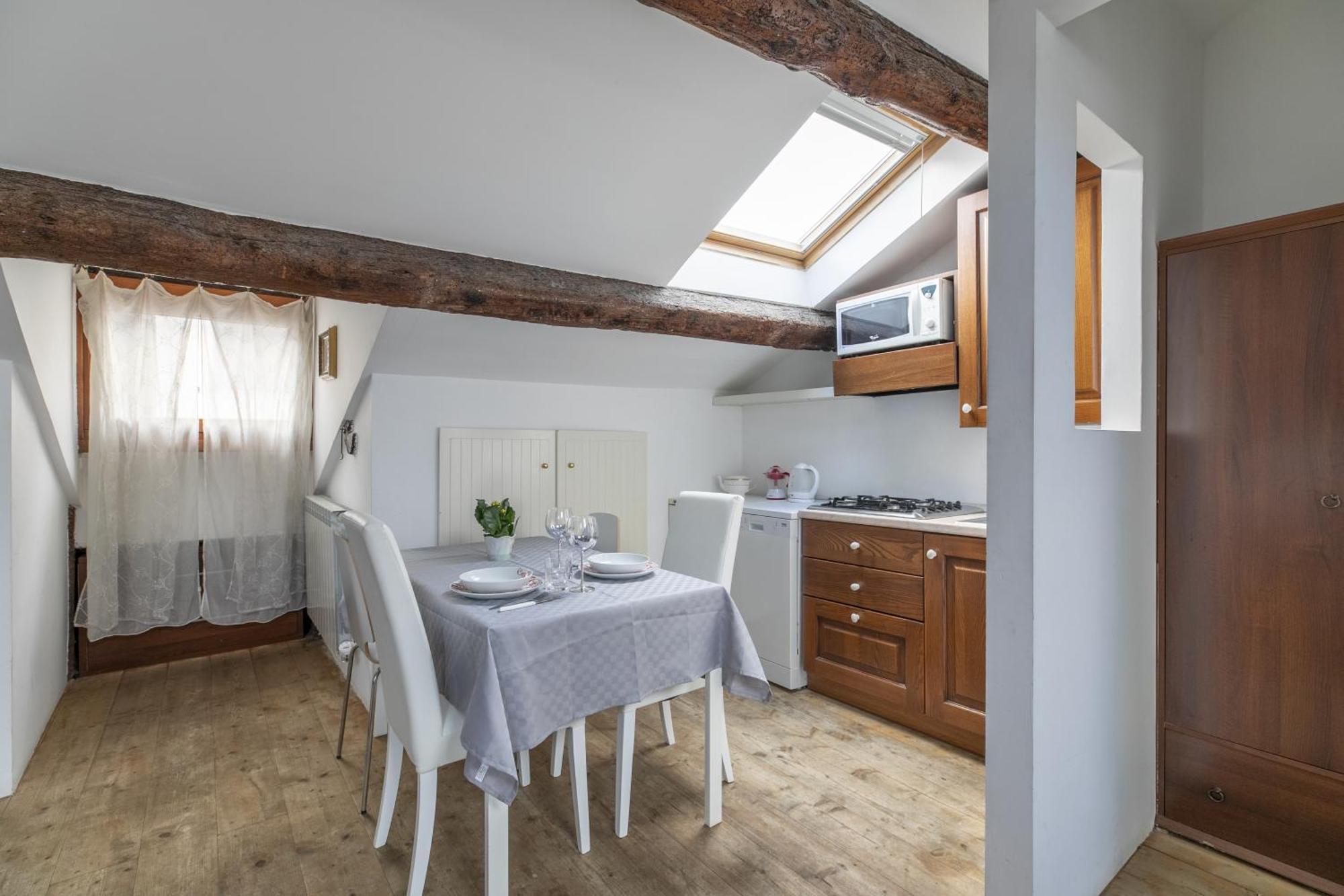 Lovely Attic For 4 Person With Wifi - A/c * Venedig