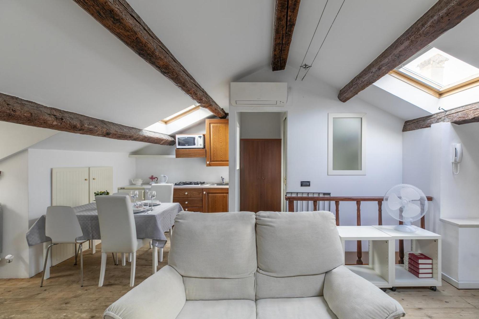 Apartment Lovely Attic For 4 Person With Wifi - A/c Venedig